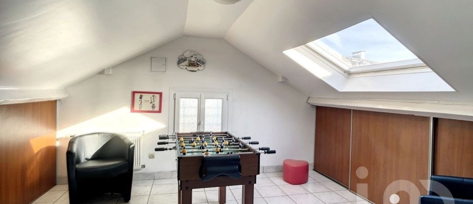 Maison traditionnelle 7 pièces de 170 m² à Chelles (77500)