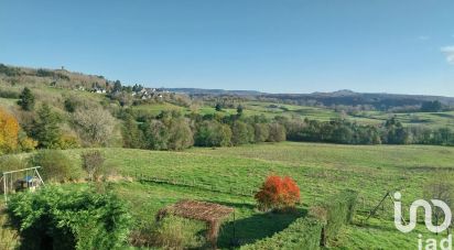 Lodge 18 rooms of 613 m² in La Tour-d'Auvergne (63680)