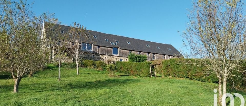 Gîte 18 pièces de 613 m² à La Tour-d'Auvergne (63680)