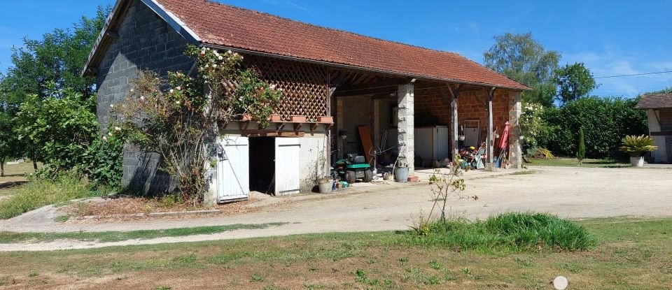 Longère 4 pièces de 118 m² à Lanouaille (24270)