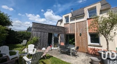 Traditional house 7 rooms of 120 m² in La Chapelle-des-Fougeretz (35520)