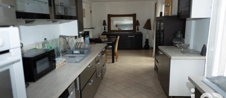 Maison 6 pièces de 140 m² à Santeny (94440)