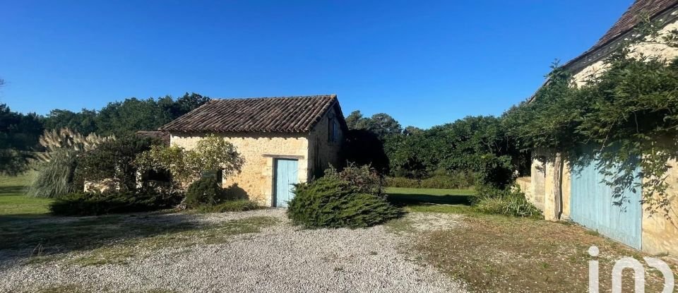 Longère 8 pièces de 196 m² à Église-Neuve-d'Issac (24400)