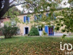 Maison traditionnelle 7 pièces de 250 m² à Moissac (82200)