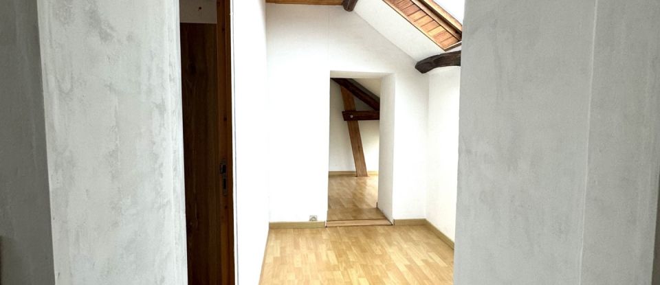 Maison 8 pièces de 180 m² à Bazoches-les-Gallerandes (45480)