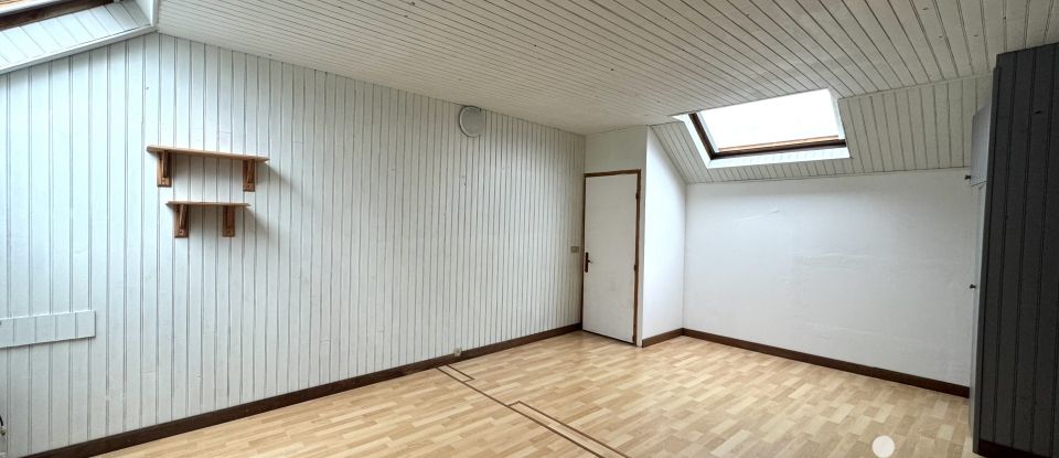 Maison 8 pièces de 180 m² à Bazoches-les-Gallerandes (45480)