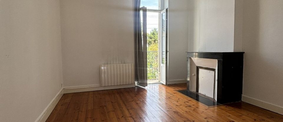 Maison de ville 5 pièces de 95 m² à Saintes (17100)