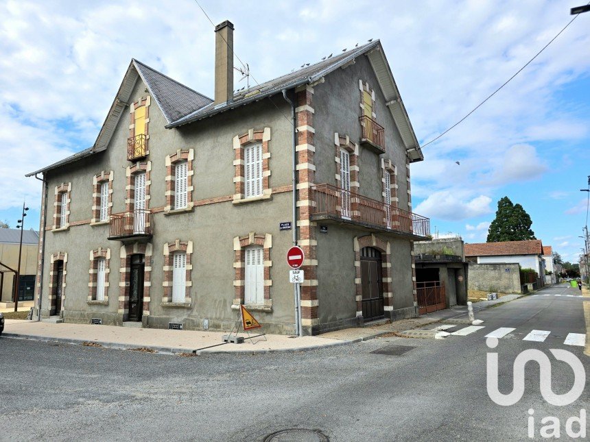 Mansion 9 rooms of 255 m² in Lannemezan (65300)