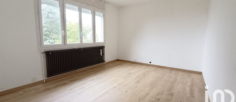 House 4 rooms of 93 m² in Pruniers (36120)