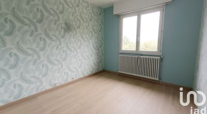 House 4 rooms of 93 m² in Pruniers (36120)