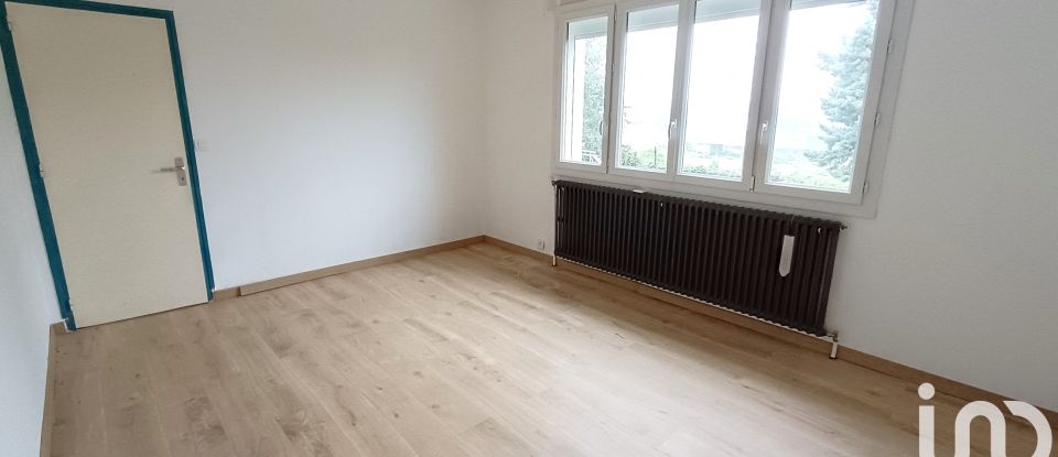 House 4 rooms of 93 m² in Pruniers (36120)