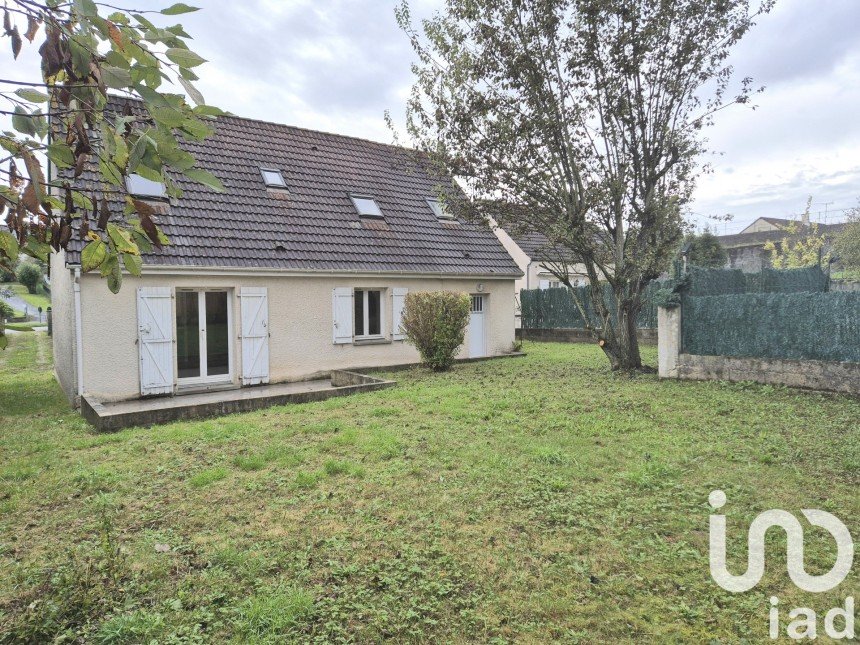 Maison 4 pièces de 96 m² à Vaux-le-Pénil (77000)