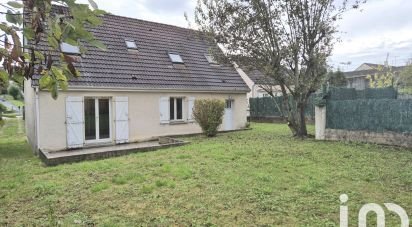 House 4 rooms of 96 m² in Vaux-le-Pénil (77000)