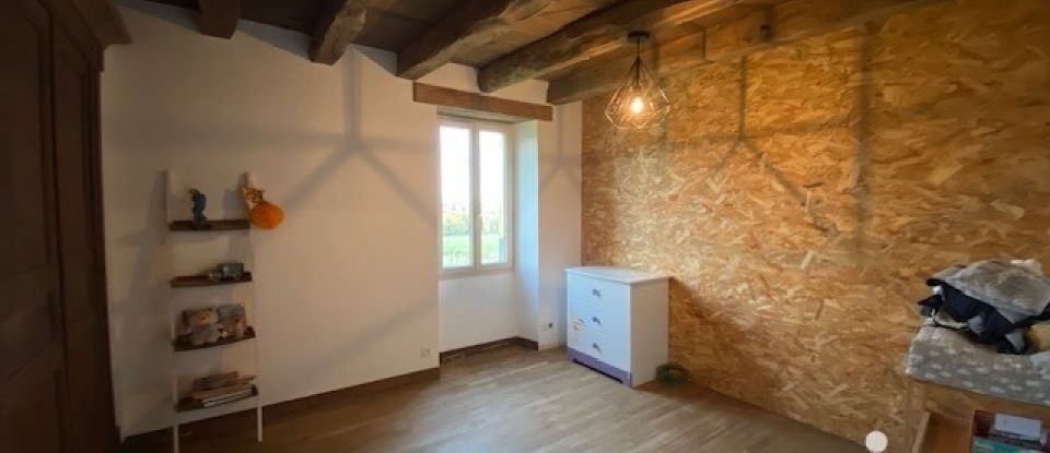 Maison de campagne 6 pièces de 196 m² à Saint-Pardoux-et-Vielvic (24170)