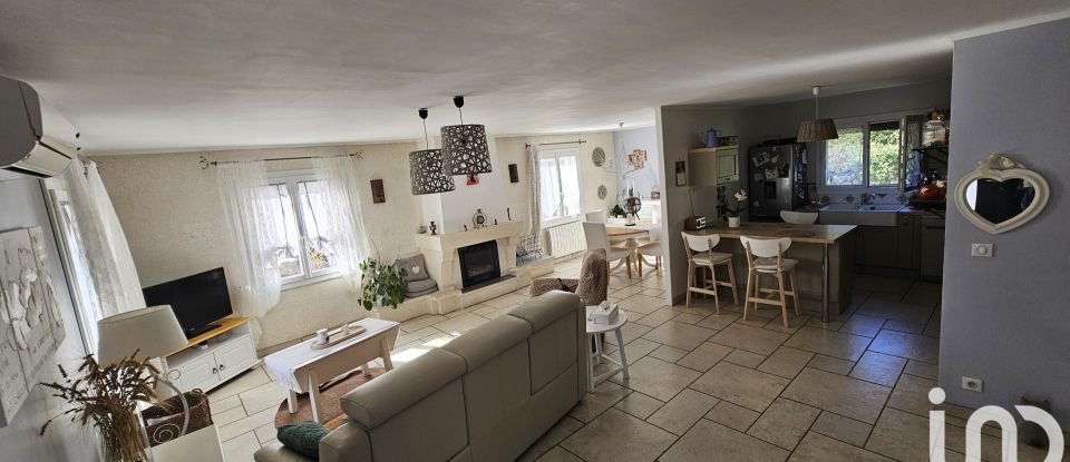 Traditional house 7 rooms of 145 m² in Maussane-les-Alpilles (13520)