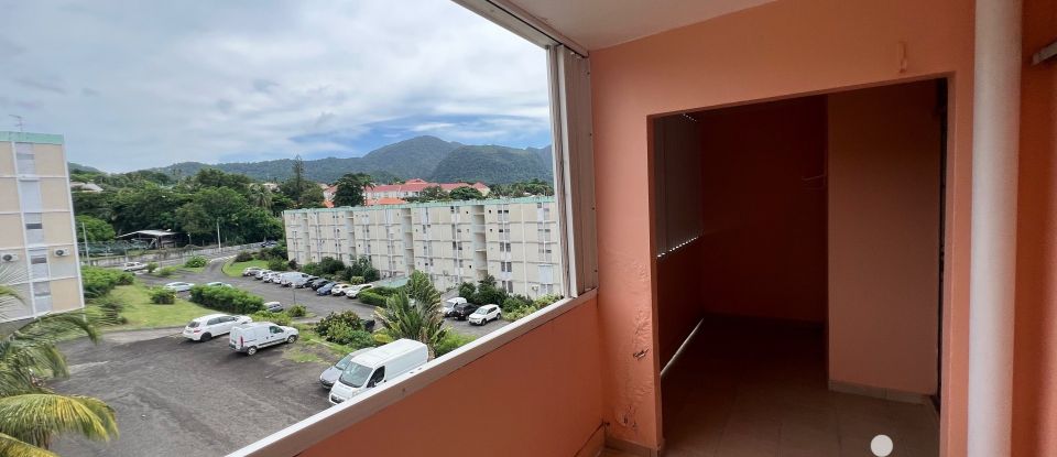 Appartement 6 pièces de 69 m² à Basse-Terre (97100)