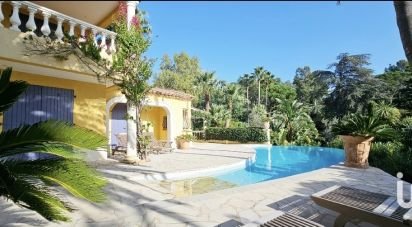 Traditional house 5 rooms of 162 m² in Roquebrune-sur-Argens (83380)