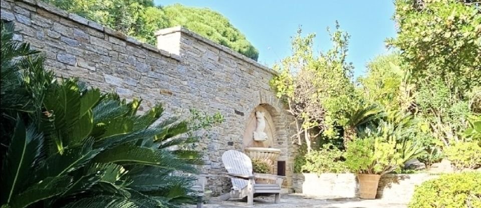 Traditional house 5 rooms of 162 m² in Roquebrune-sur-Argens (83380)