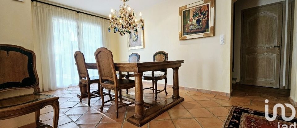 Traditional house 5 rooms of 162 m² in Roquebrune-sur-Argens (83380)