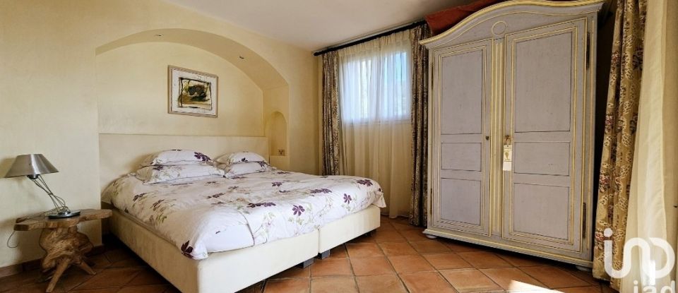 Traditional house 5 rooms of 162 m² in Roquebrune-sur-Argens (83380)