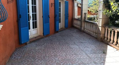 Traditional house 7 rooms of 220 m² in Rocbaron (83136)