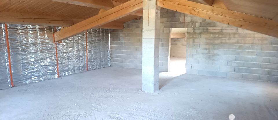 Maison traditionnelle 7 pièces de 220 m² à Rocbaron (83136)