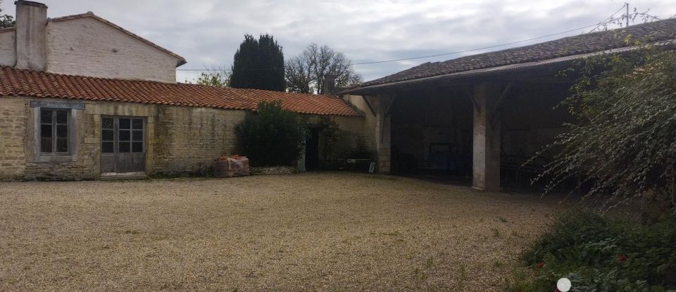 Ferme 6 pièces de 187 m² à Siecq (17490)