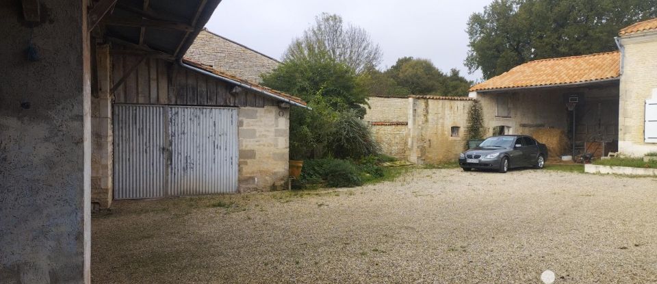 Ferme 6 pièces de 187 m² à Siecq (17490)