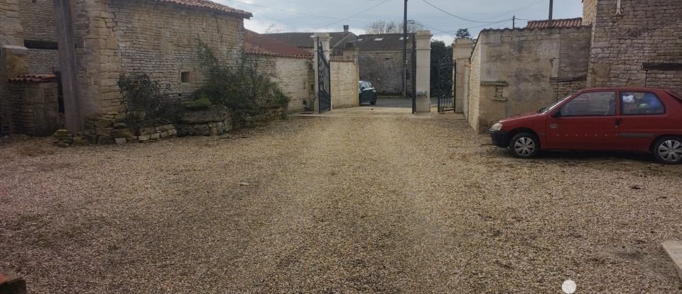 Ferme 6 pièces de 187 m² à Siecq (17490)