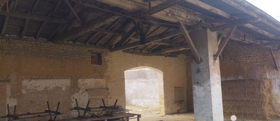 Ferme 6 pièces de 187 m² à Siecq (17490)