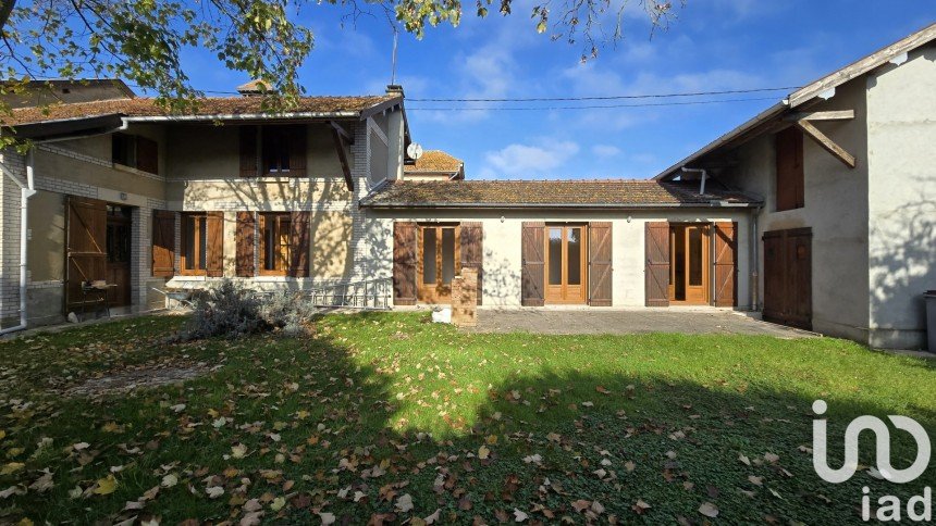 Village house 4 rooms of 106 m² in Glannes (51300)