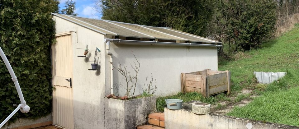 Maison 4 pièces de 105 m² à Bourbonne-les-Bains (52400)