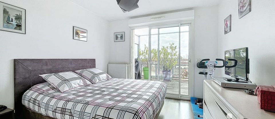 Appartement 4 pièces de 90 m² à Bordeaux (33100)