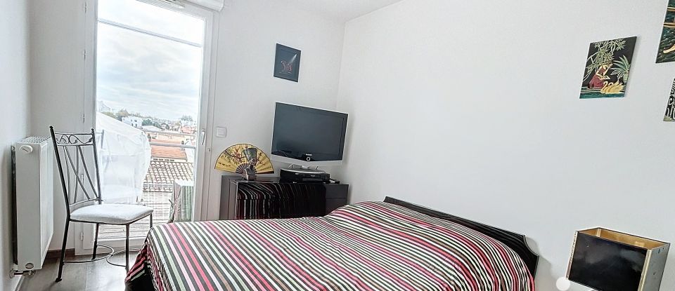 Appartement 4 pièces de 90 m² à Bordeaux (33100)