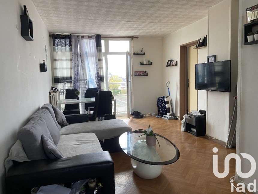 Appartement 4 pièces de 65 m² à Saint-Jean-de-la-Ruelle (45140)