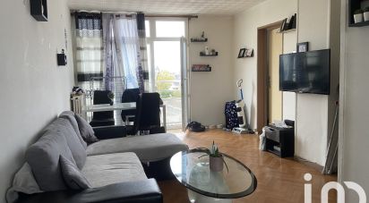 Appartement 4 pièces de 65 m² à Saint-Jean-de-la-Ruelle (45140)