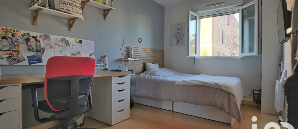 Apartment 4 rooms of 82 m² in Aix-en-Provence (13100)