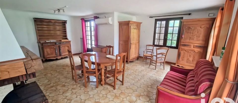 Traditional house 5 rooms of 127 m² in La Jarrie (17220)