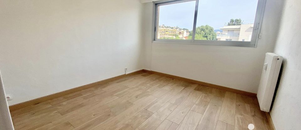 Appartement 2 pièces de 48 m² à Saint-Laurent-du-Var (06700)