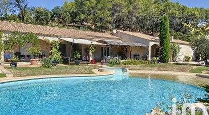 Maison 7 pièces de 220 m² à Pierrefeu-du-Var (83390)