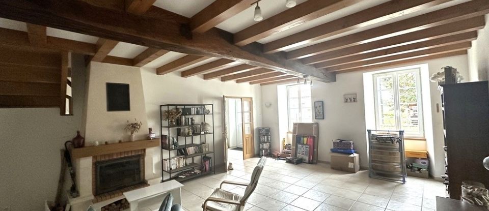 Traditional house 8 rooms of 174 m² in Tesson (17460)