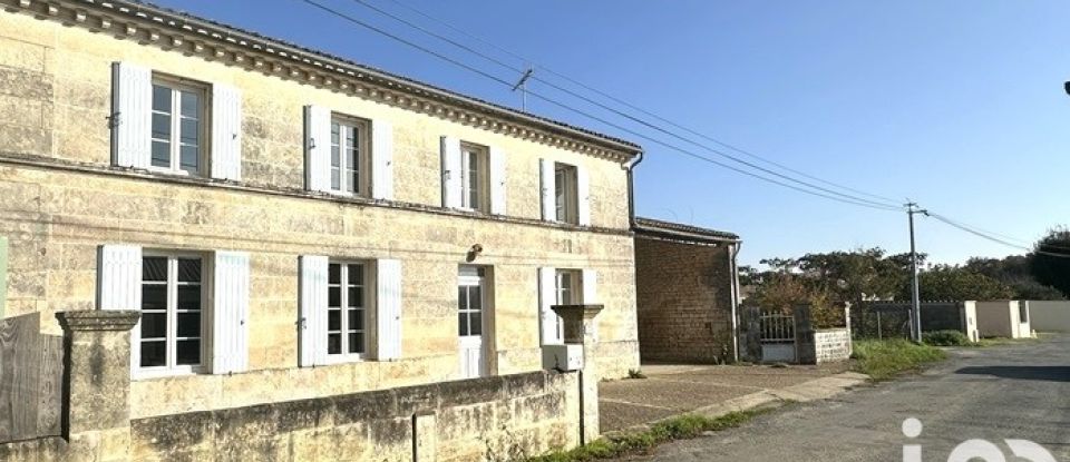 Traditional house 8 rooms of 174 m² in Tesson (17460)