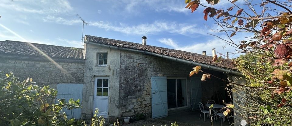 Traditional house 8 rooms of 174 m² in Tesson (17460)