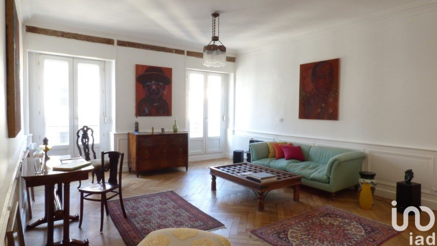 Apartment 3 rooms of 91 m² in Nantes (44000)