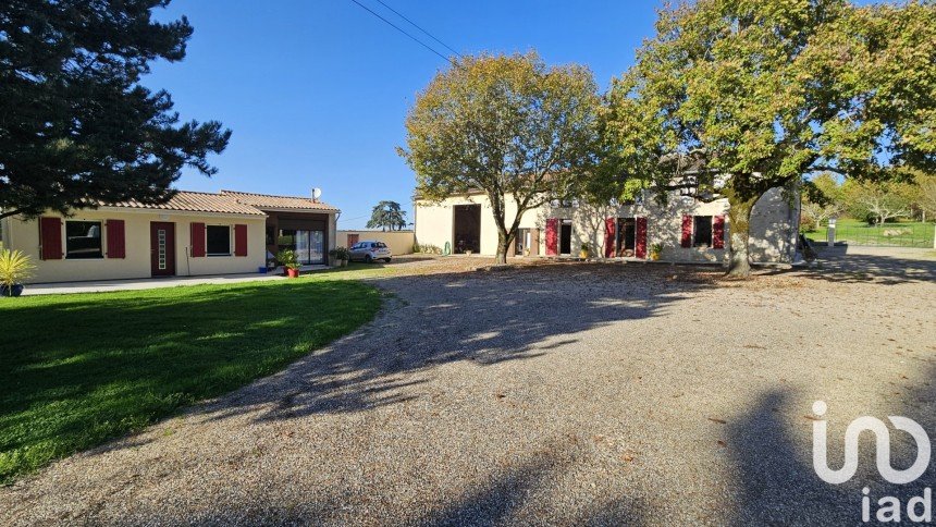 Maison 4 pièces de 147 m² à Massugas (33790)