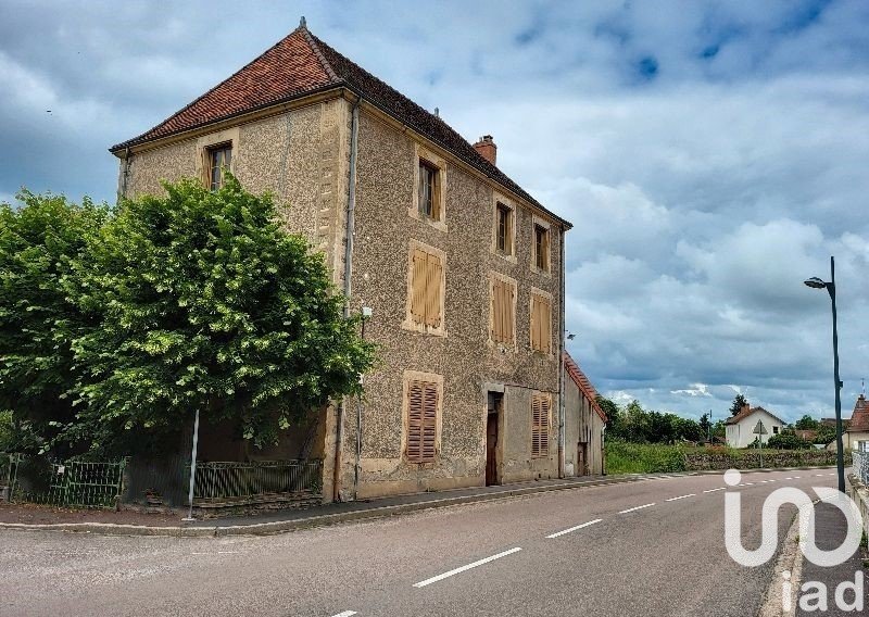 Village house 7 rooms of 145 m² in Vindecy (71110)