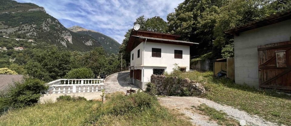 Maison traditionnelle 4 pièces de 77 m² à Saint-Martin-Vésubie (06450)