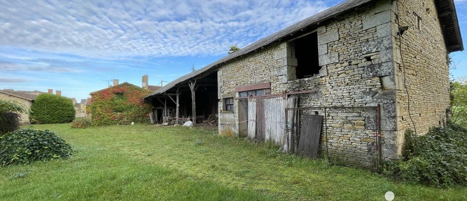 Longère 5 pièces de 120 m² à Saint-Jean-de-Sauves (86330)