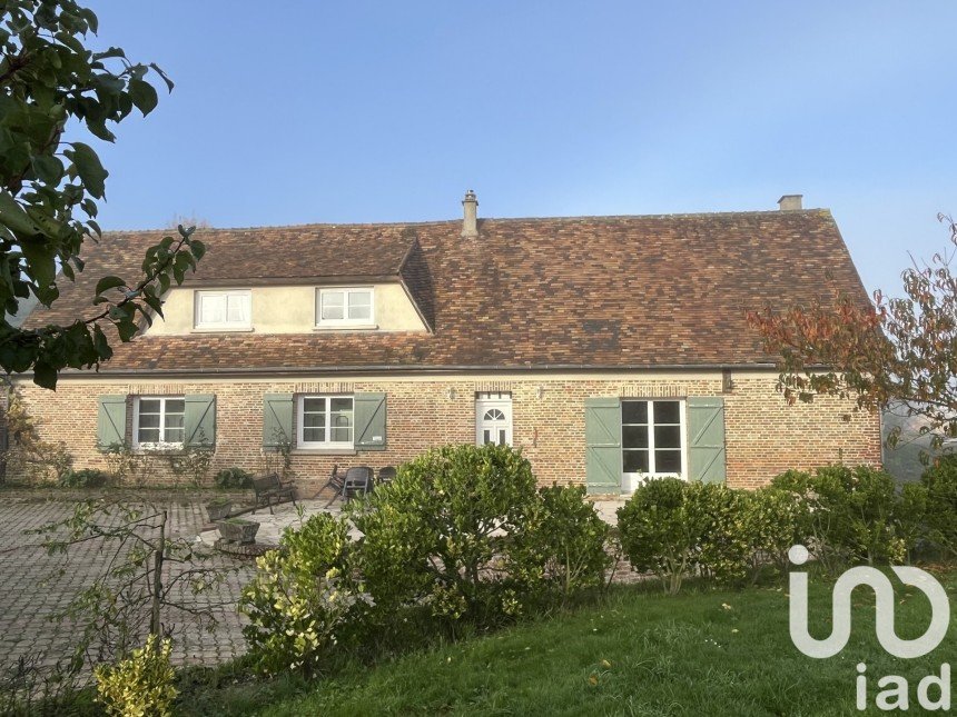 Country house 6 rooms of 159 m² in Le Mont-Saint-Adrien (60650)