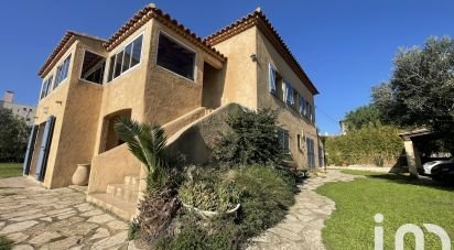 Traditional house 7 rooms of 180 m² in Six-Fours-les-Plages (83140)